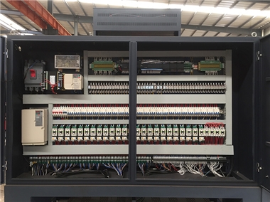 采用進口和國內(nèi)一線品牌的電器元件